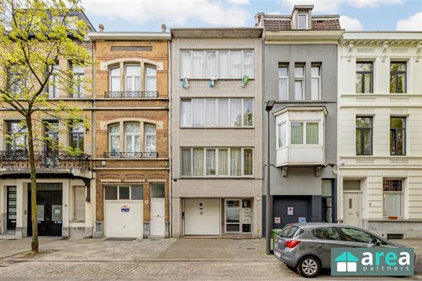 MAGAZIJN MET ACHTERHUIS + 3 APP MET 1 SLPK
