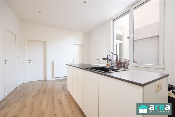 Instapklaar gelijkvloers 2-slpk-appartement!