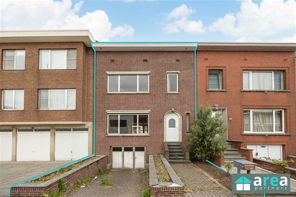 VERKOCHT - Top gelegen charmante woning met garage en tuin !