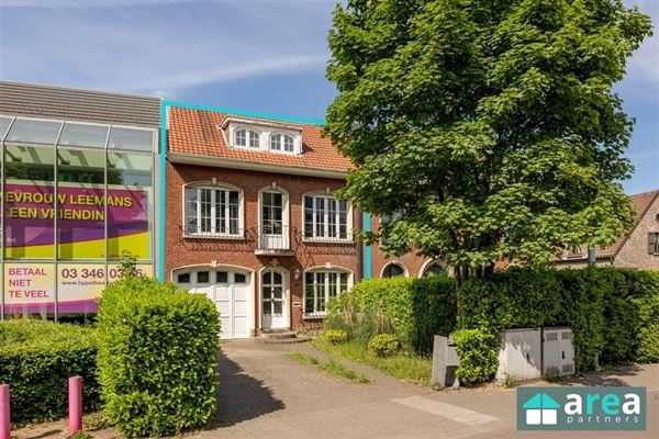 Ruime gezinswoning met 4slpk + garage en tuin!