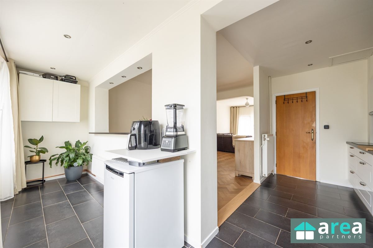 IN OPTIE! - Instapklare woning met garage en ruime tuin!
