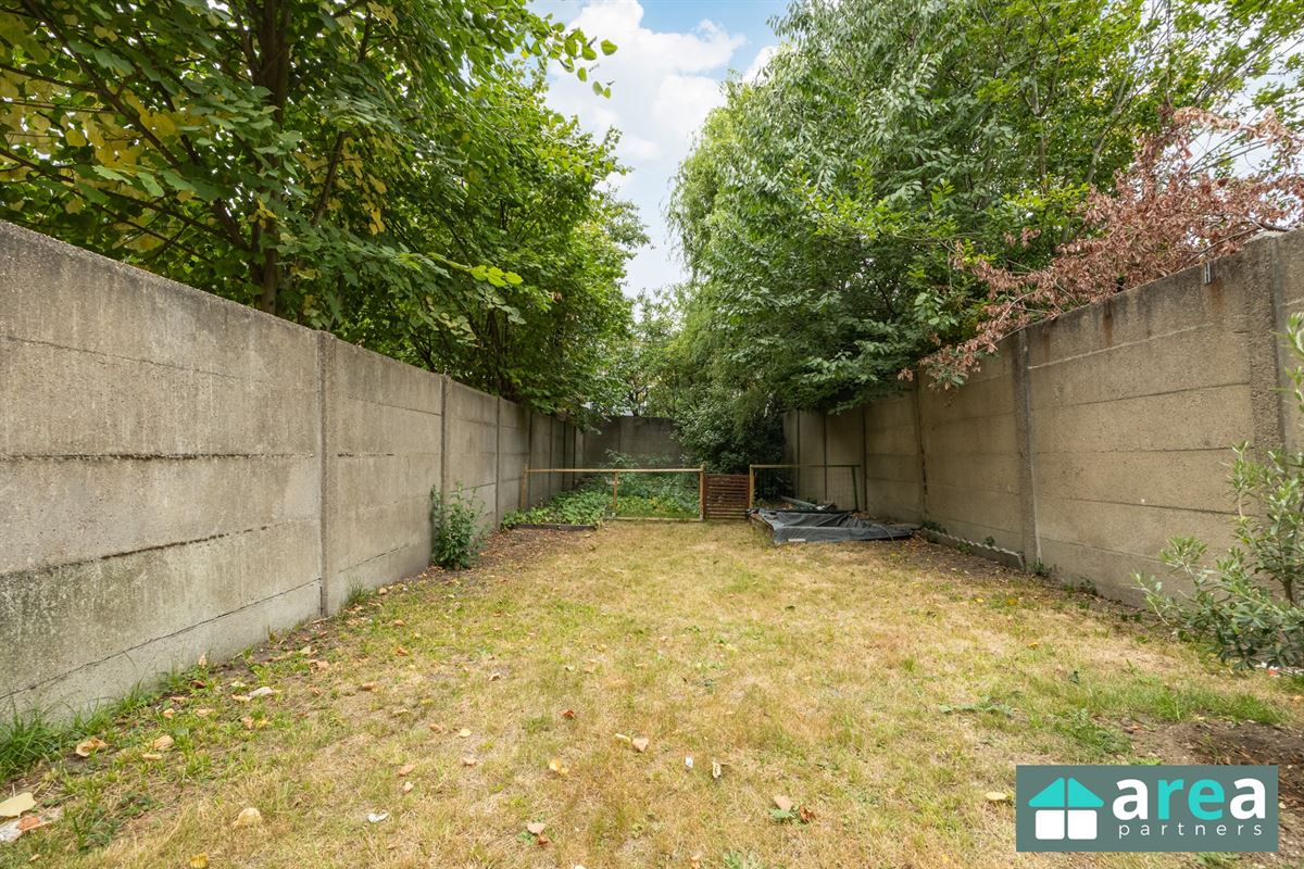 IN OPTIE! - Instapklare woning met garage en ruime tuin!