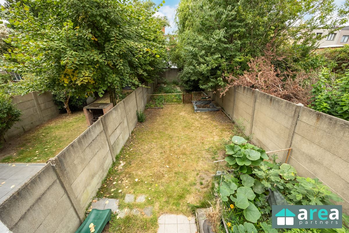 IN OPTIE! - Instapklare woning met garage en ruime tuin!