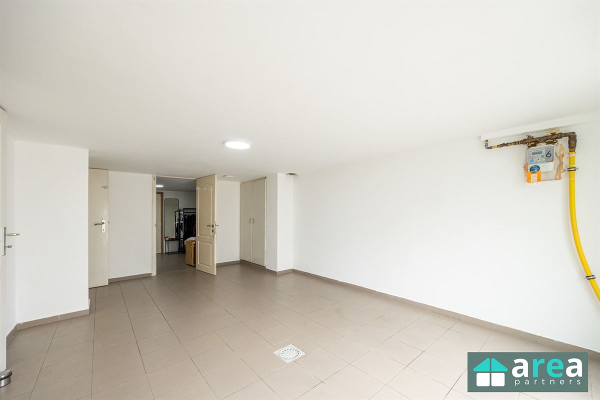 IN OPTIE! - Instapklare woning met garage en ruime tuin!