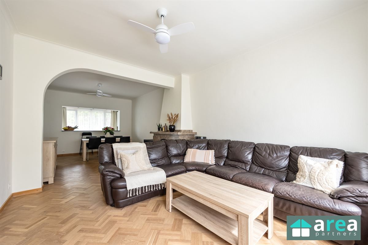 IN OPTIE! - Instapklare woning met garage en ruime tuin!