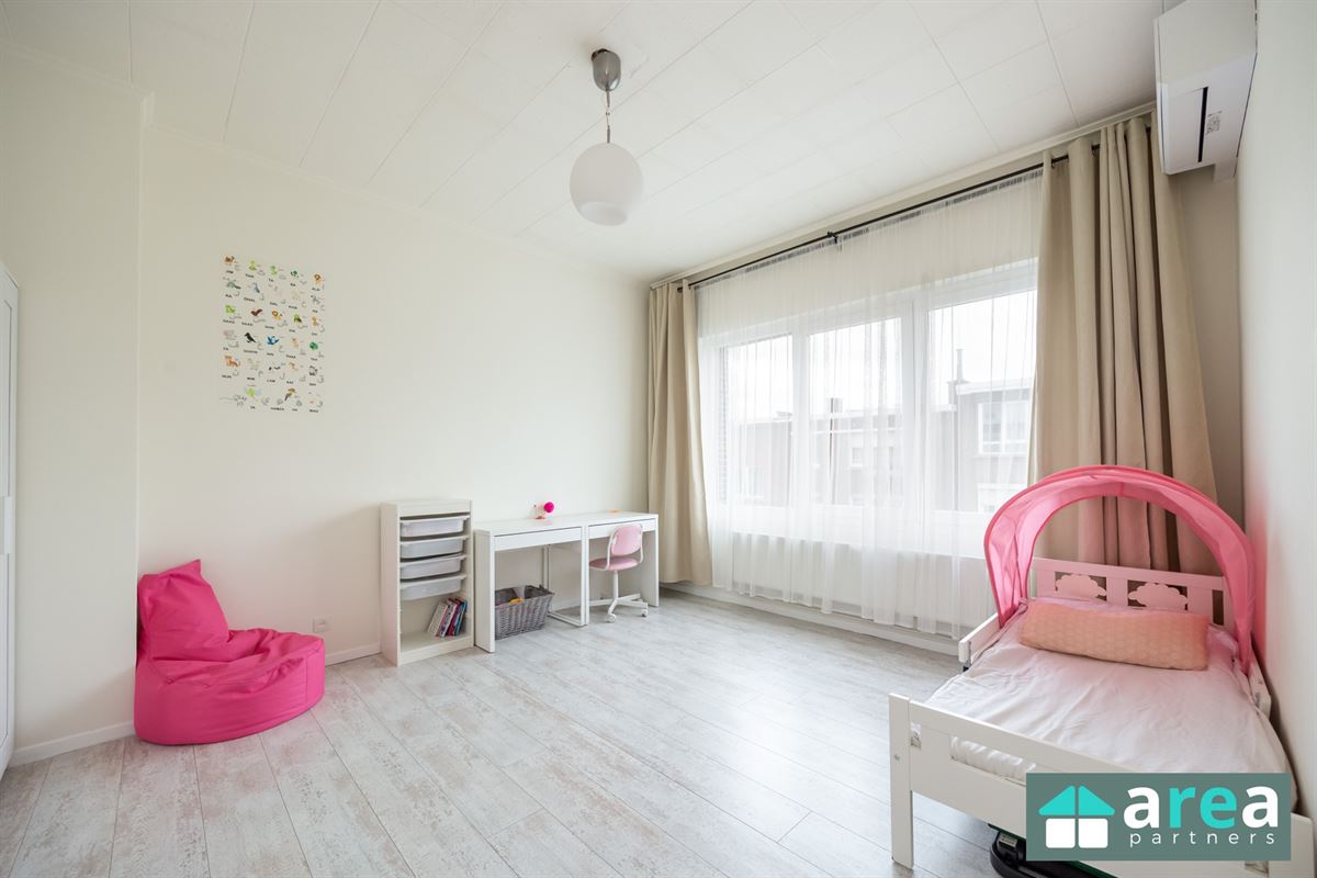 IN OPTIE! - Instapklare woning met garage en ruime tuin!