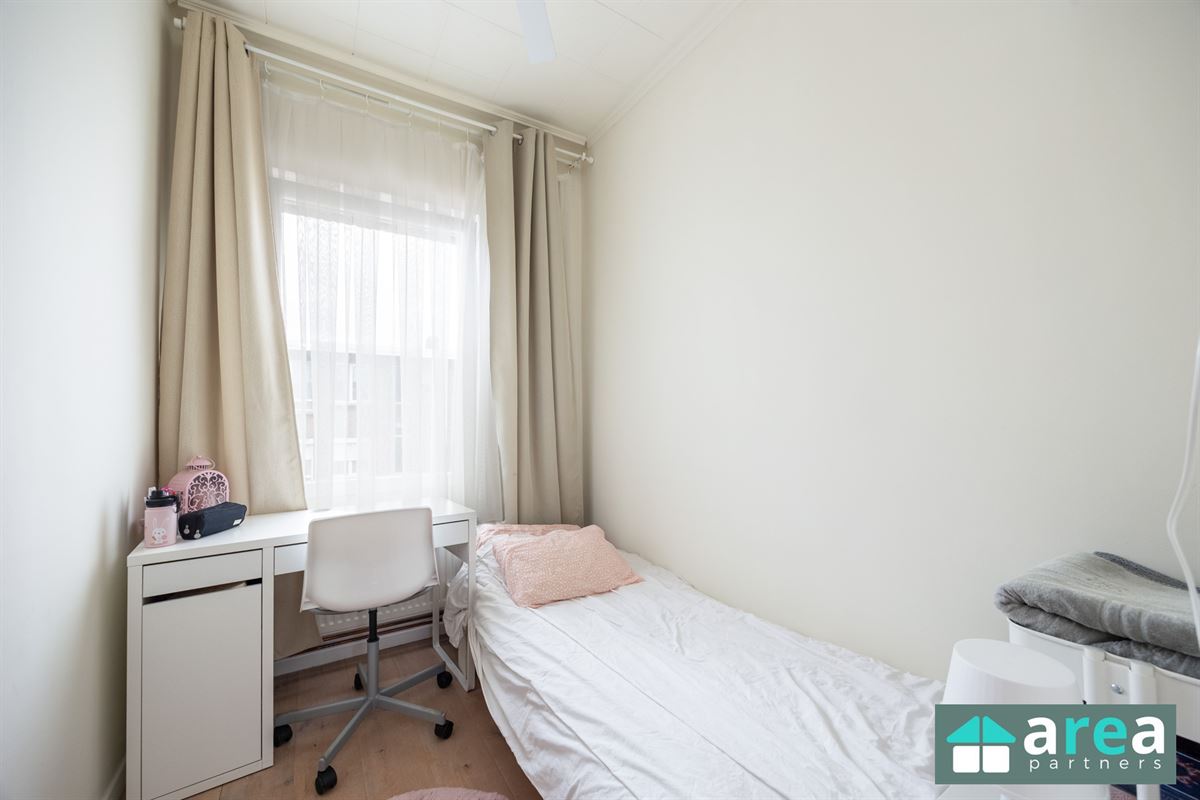 IN OPTIE! - Instapklare woning met garage en ruime tuin!