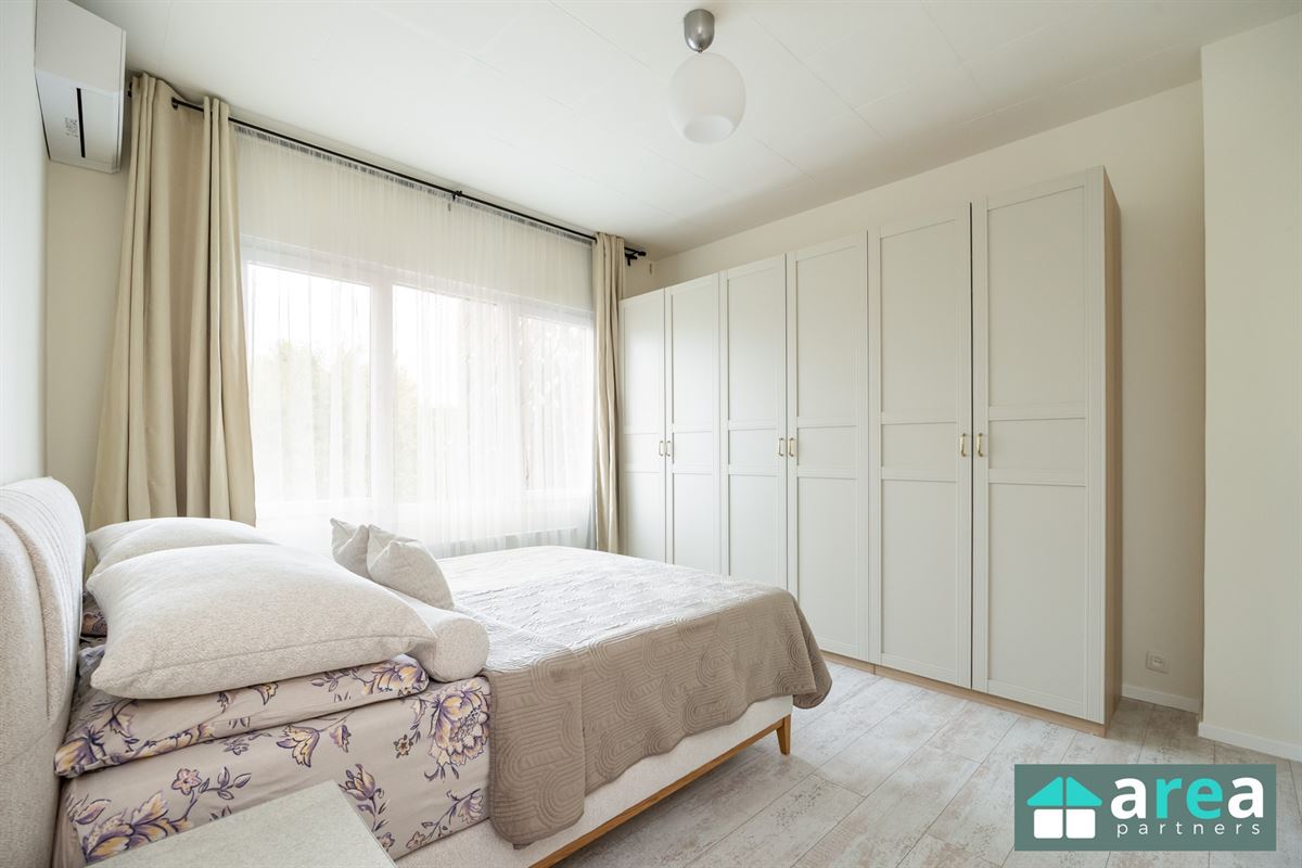 IN OPTIE! - Instapklare woning met garage en ruime tuin!