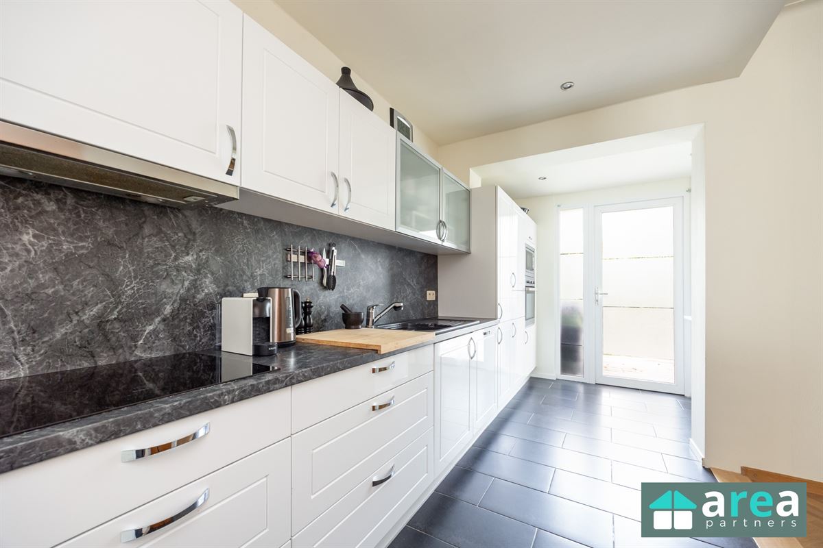 IN OPTIE! - Instapklare woning met garage en ruime tuin!