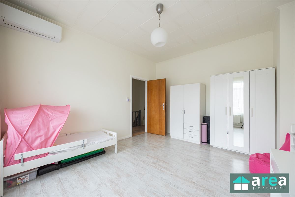 IN OPTIE! - Instapklare woning met garage en ruime tuin!