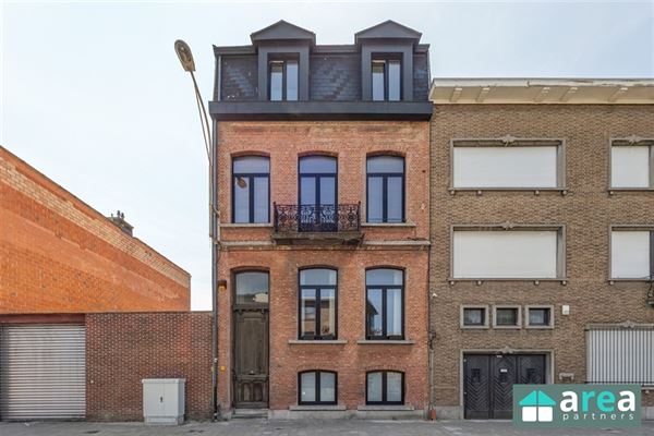 AUTHENTIEK HERENHUIS MET 2 DAKTERRASSEN EN RUIME TUIN