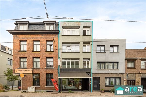 Opbrengsteigendom bestaande uit handelszaak + 3 appartementen