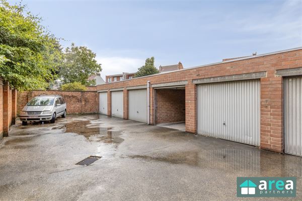 ZEER GUNSTIG GELEGEN GARAGEBOX