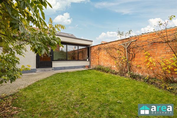 Instapklare gezinswoning met tuin!