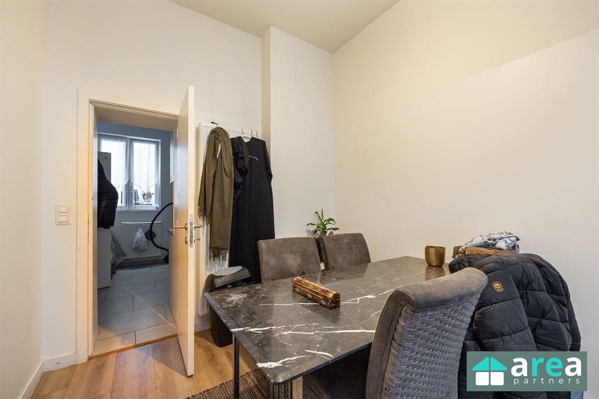 Instapklaar 2 slaapkamer appartement met koer!