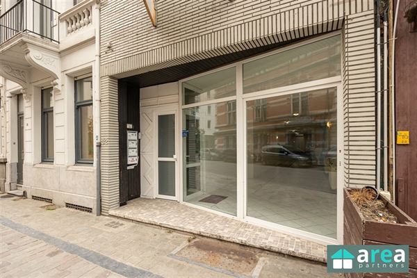 Ruim handelsgelijkvloers op toplocatie in Boho!