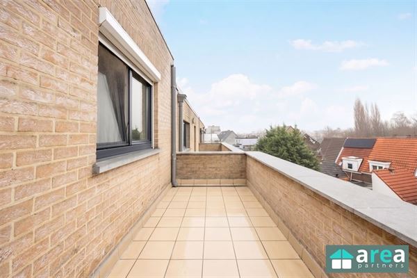 Ruim appartement met 2 slaapkamers en terras!
