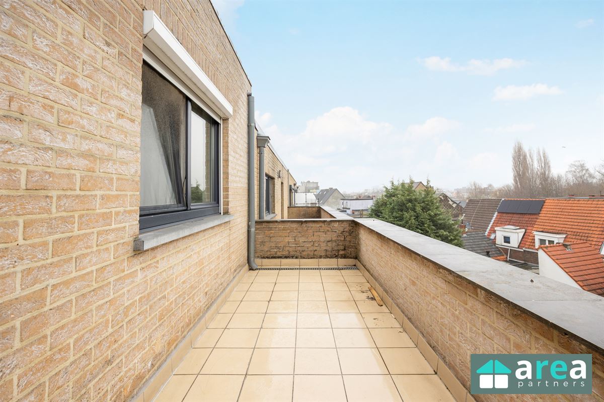 Ruim appartement met 2 slaapkamers en terras!