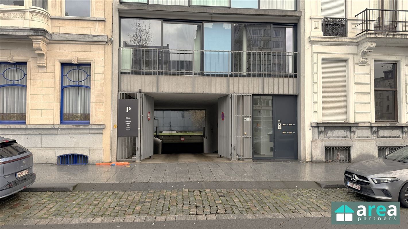Unieke investering: 10 staanplaatsen in het hart van Antwerpen!