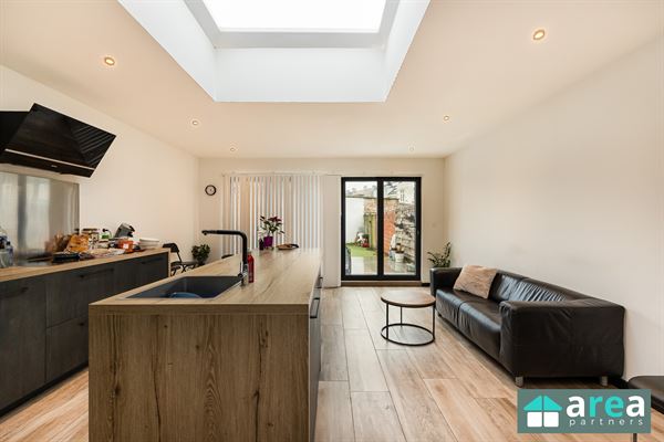 Ruime gerenoveerde woning met tuin!