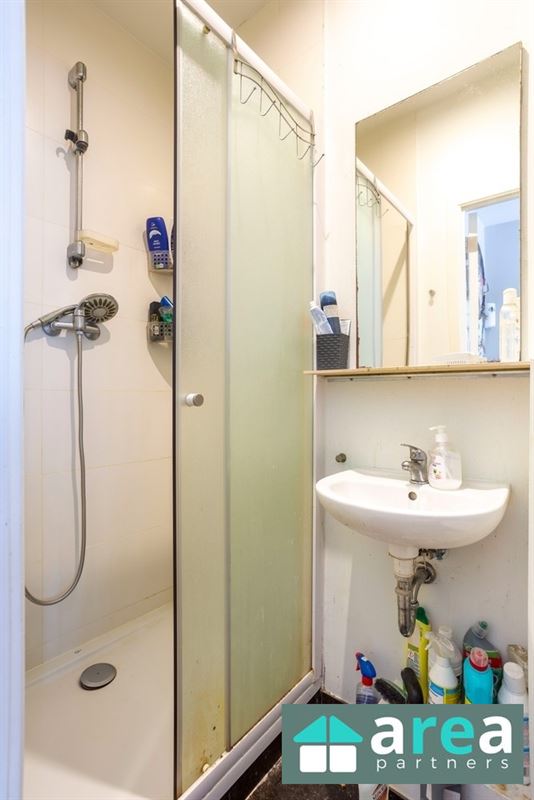 Opbrengsteigendom bestaande uit 3 studio's met aparte slaapkamer!