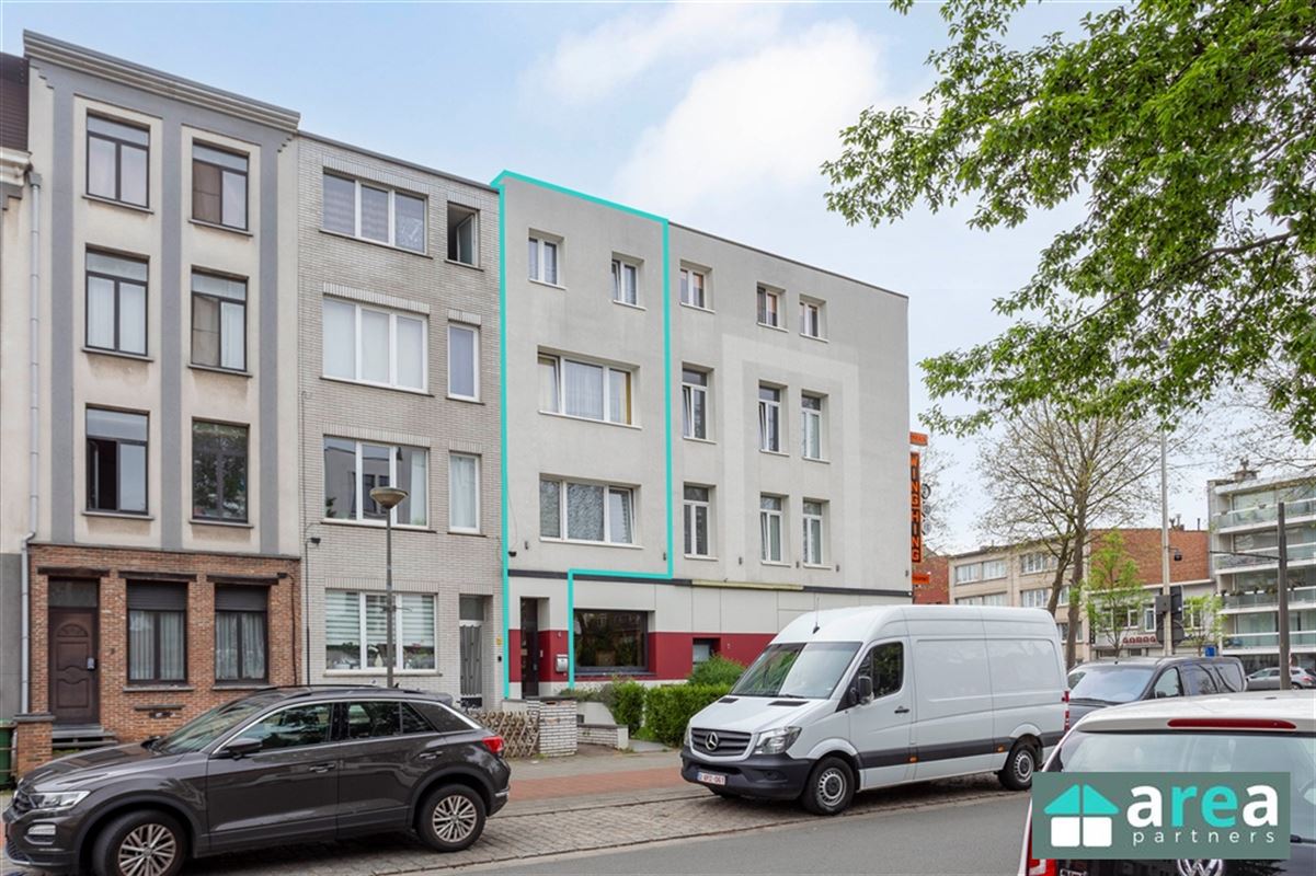 Opbrengsteigendom bestaande uit 3 studio's met aparte slaapkamer!