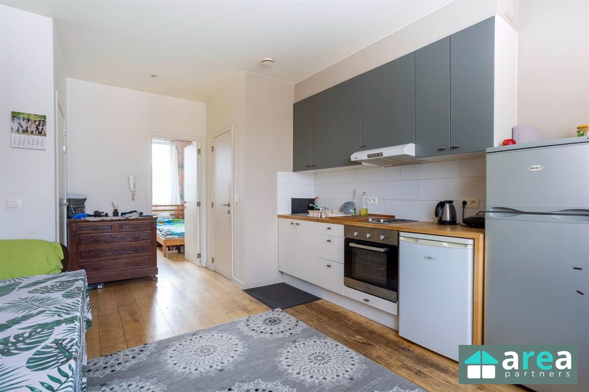 Opbrengsteigendom bestaande uit 3 studio's met aparte slaapkamer!
