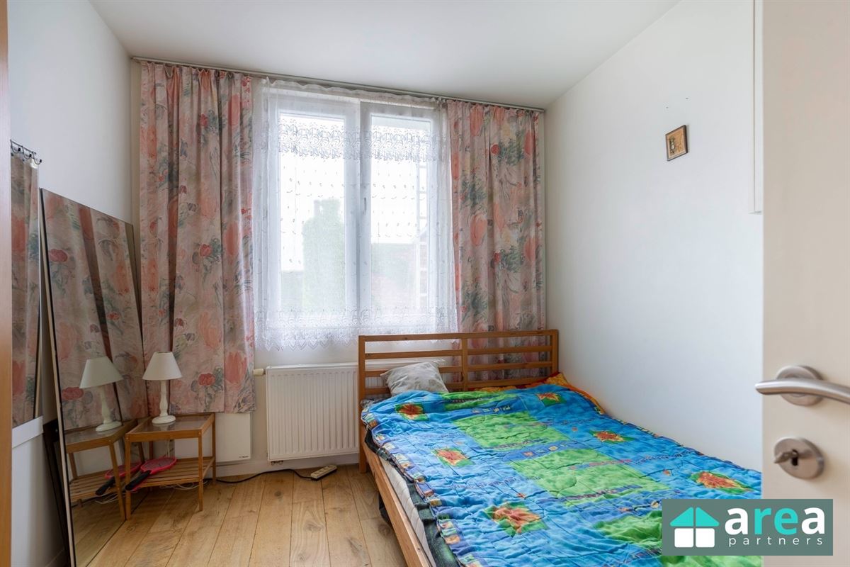 Opbrengsteigendom bestaande uit 3 studio's met aparte slaapkamer!