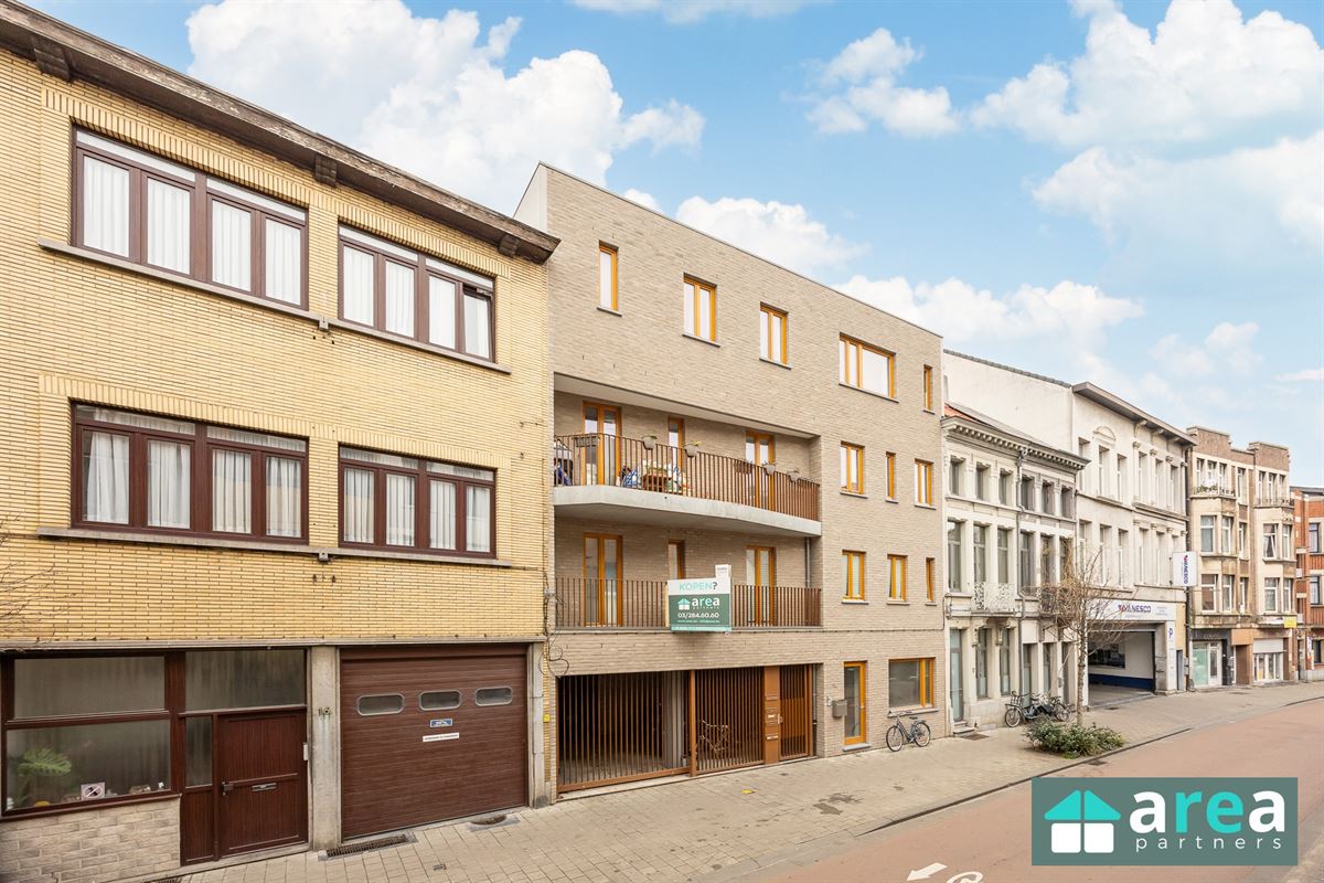 Gelijkvloerse kantoorruimte / commerciële ruimte