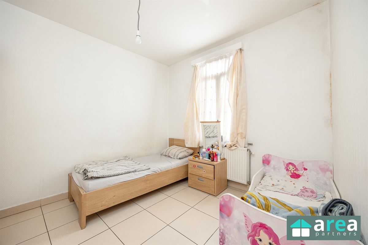 Ruime woning met 6 slpk en koer!