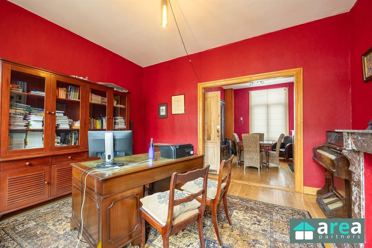 Prachtig herenhuis met 5 slpk., stadskoer én terrassen!