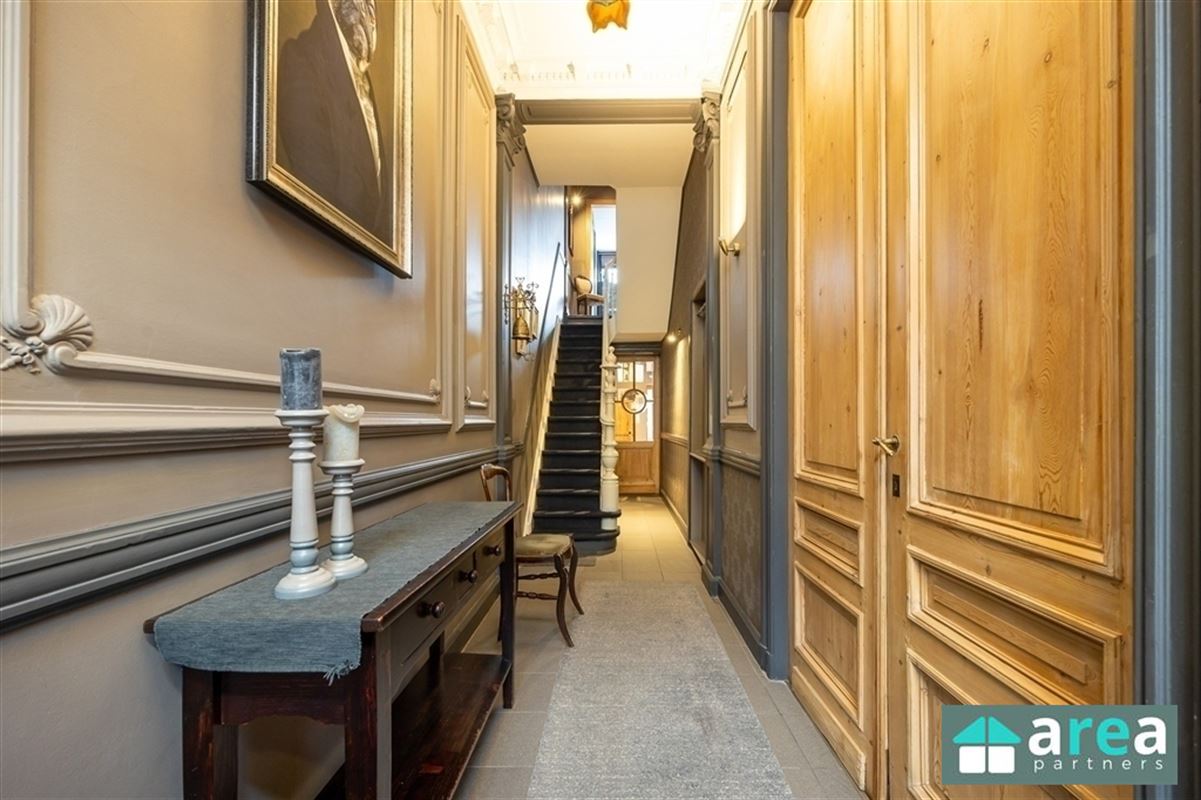 Prachtig herenhuis met 5 slpk., stadskoer én terrassen!