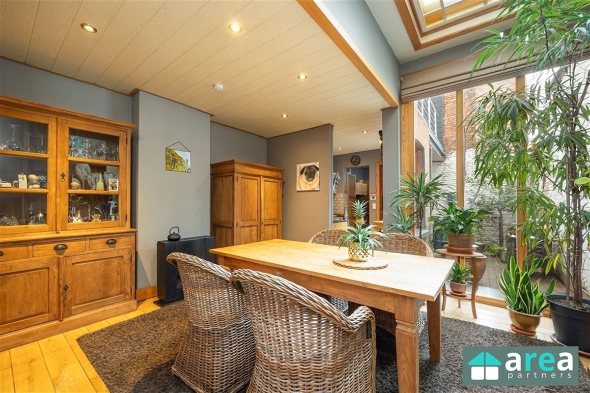 Prachtig herenhuis met 5 slpk., stadskoer én terrassen!