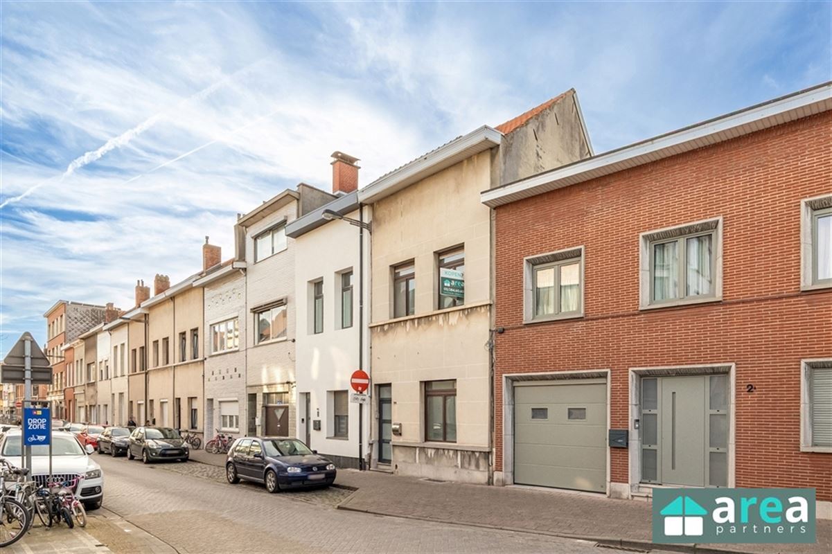 Op te frissen woning met 4 slpk!