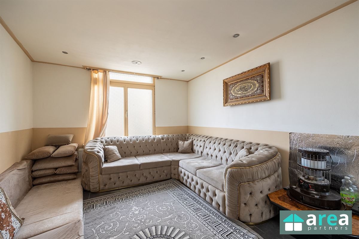Op te frissen woning met 4 slpk!