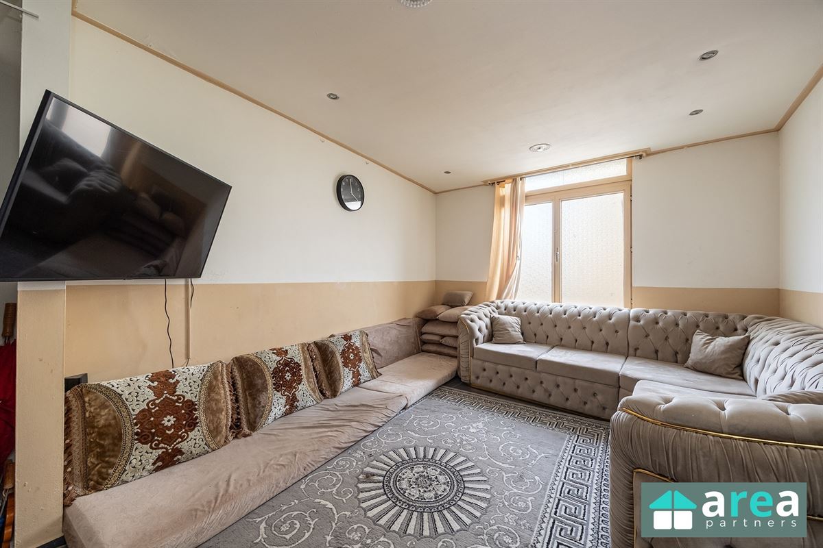 Op te frissen woning met 4 slpk!