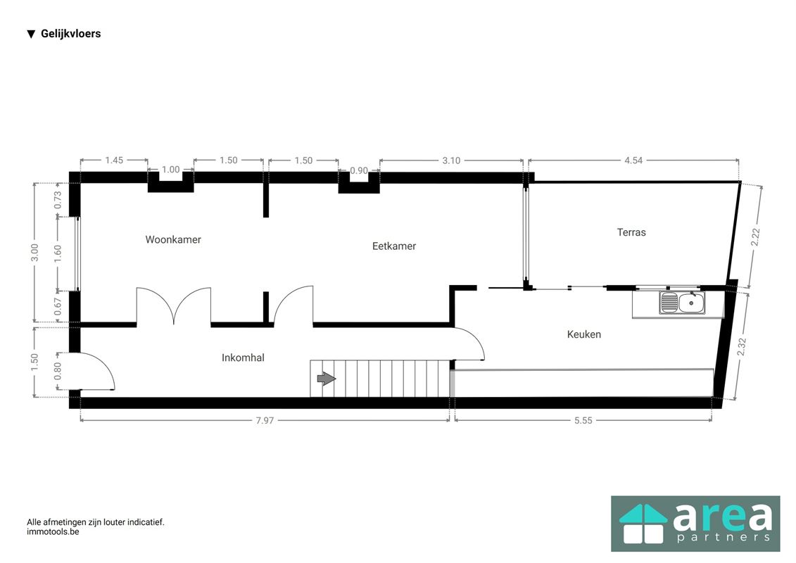 IN OPTIE! - Herenwoning met authentieke elementen en stadskoer!