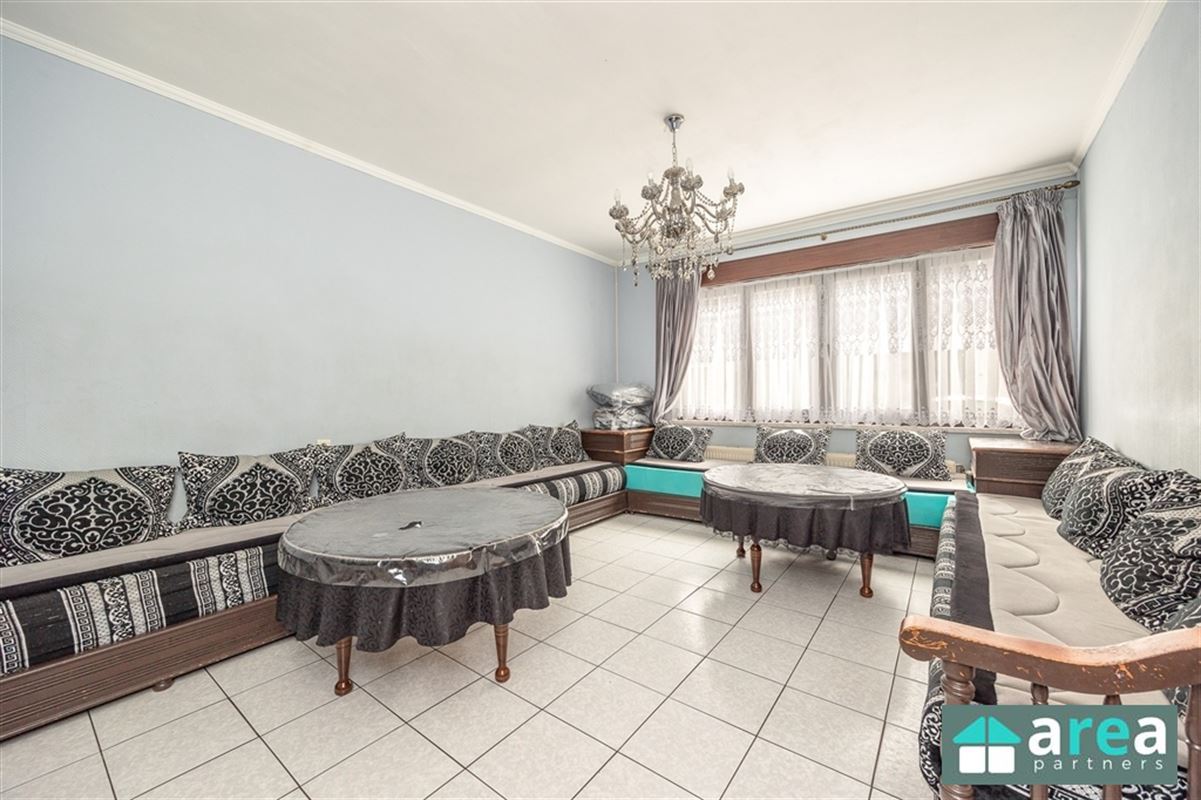 Ruime woning met 6 slpk en koer!
