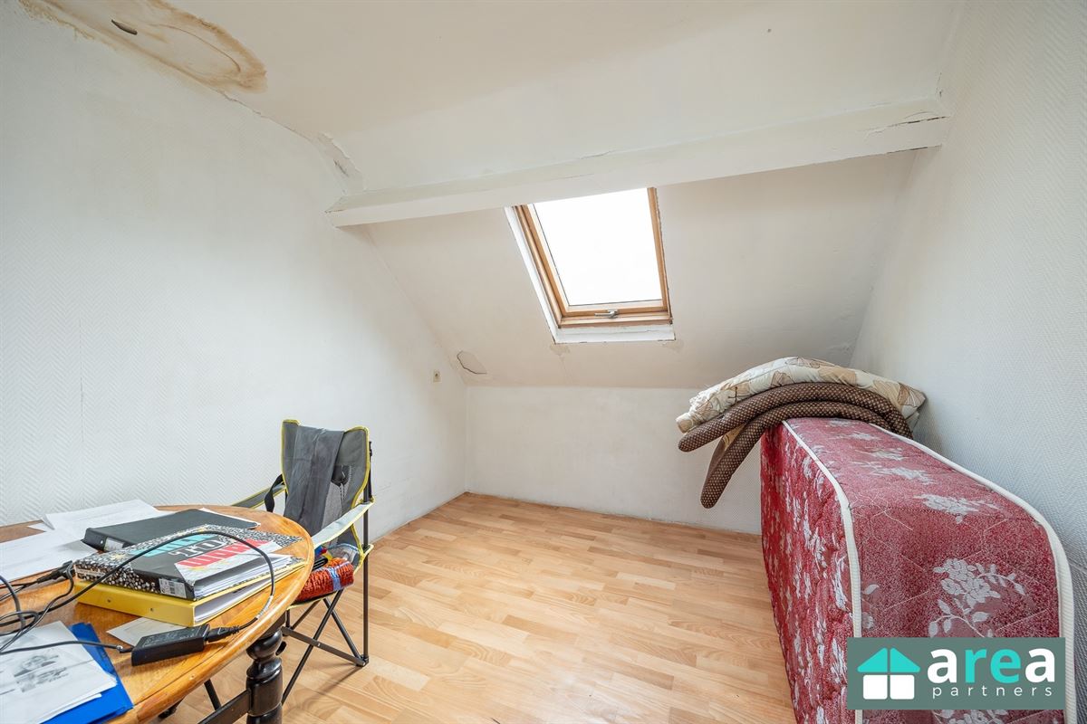 Ruime woning met 6 slpk en koer!