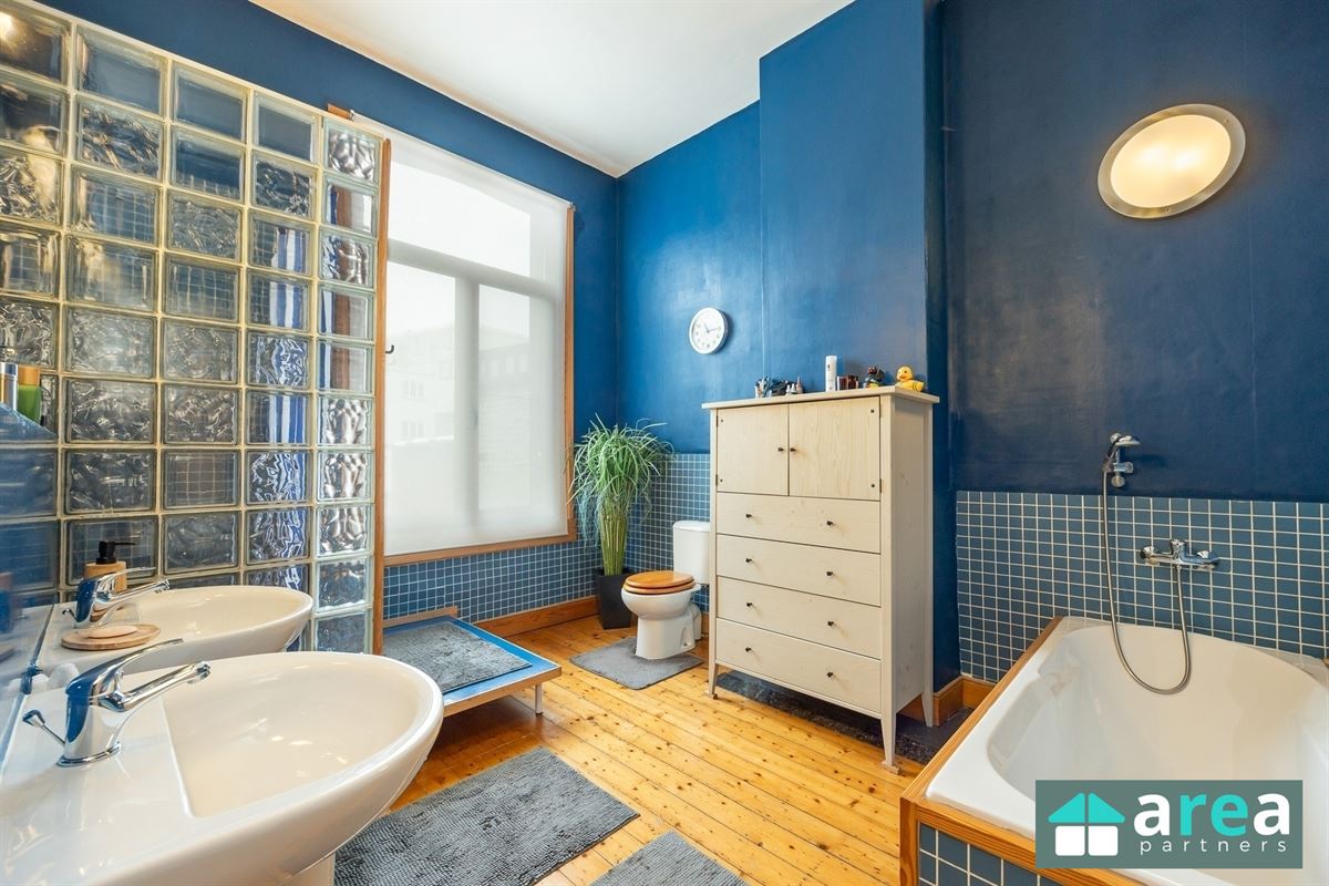 Prachtig herenhuis met 5 slpk., stadskoer én terrassen!