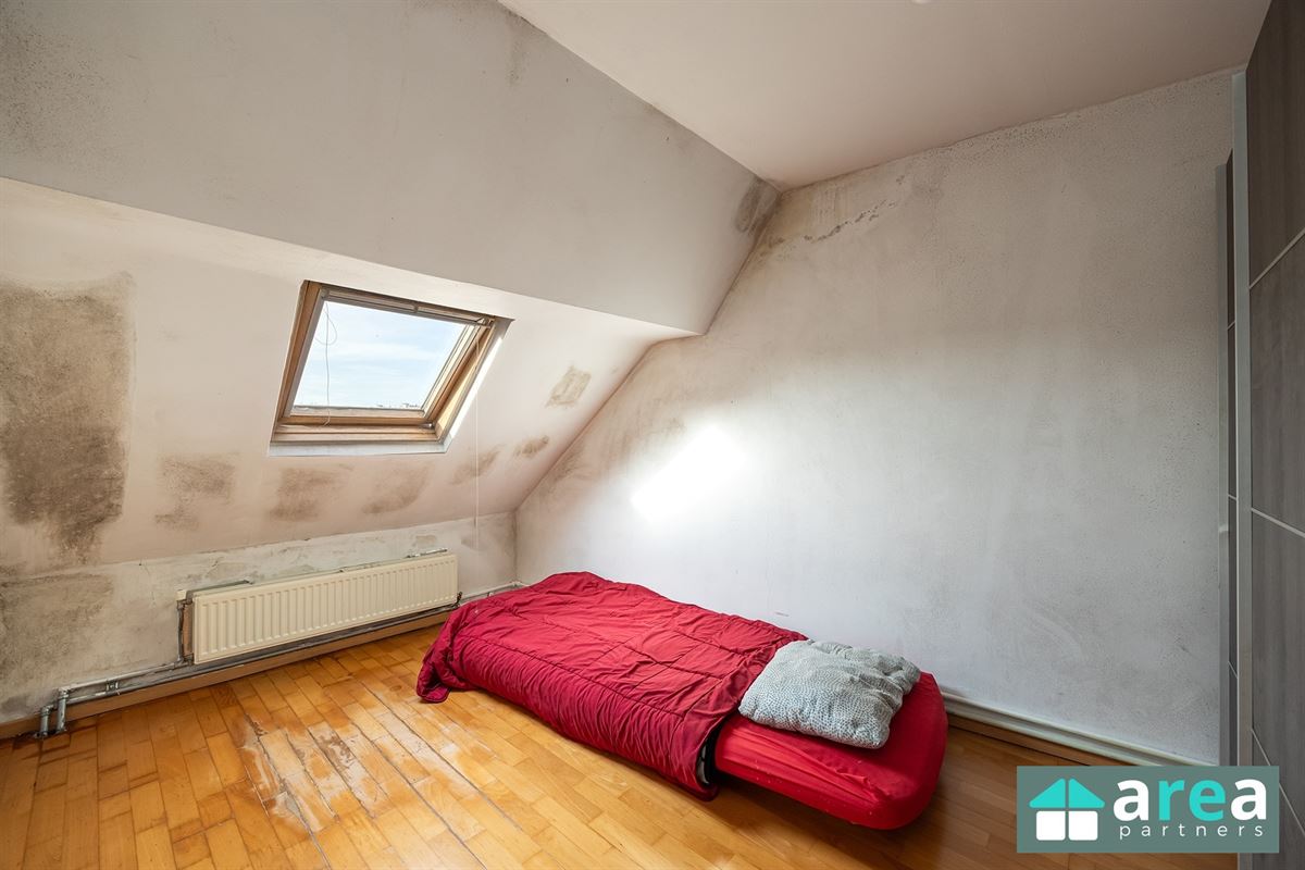 Op te frissen woning met 4 slpk!