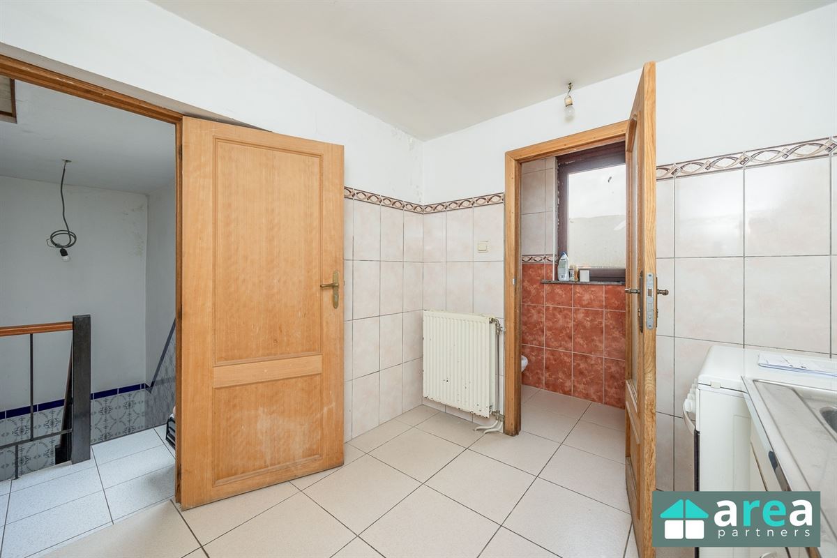 Ruime woning met 6 slpk en koer!