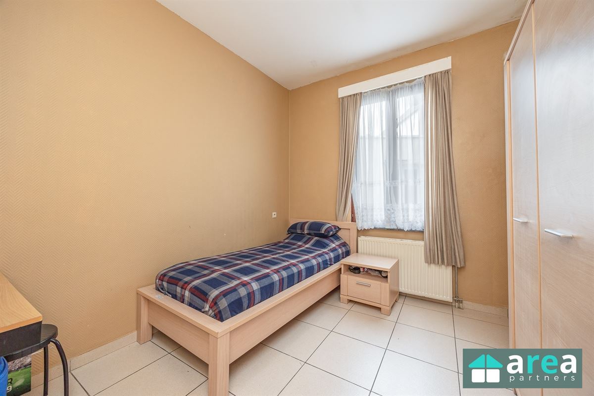 Ruime woning met 6 slpk en koer!