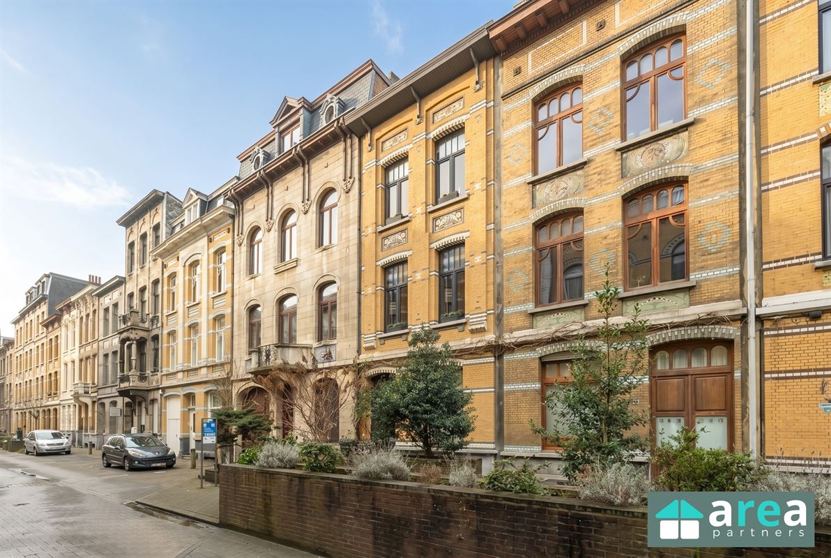 Prachtig herenhuis met 5 slpk., stadskoer én terrassen!