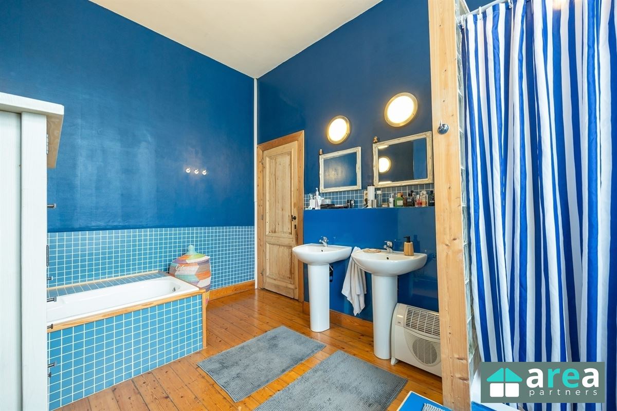 Prachtig herenhuis met 5 slpk., stadskoer én terrassen!