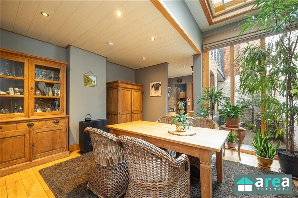 Prachtig herenhuis met 5 slpk., stadskoer én terrassen!