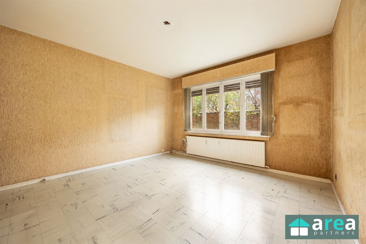 Gelijkvloersappartement van 224,58m² met garage en tuin!