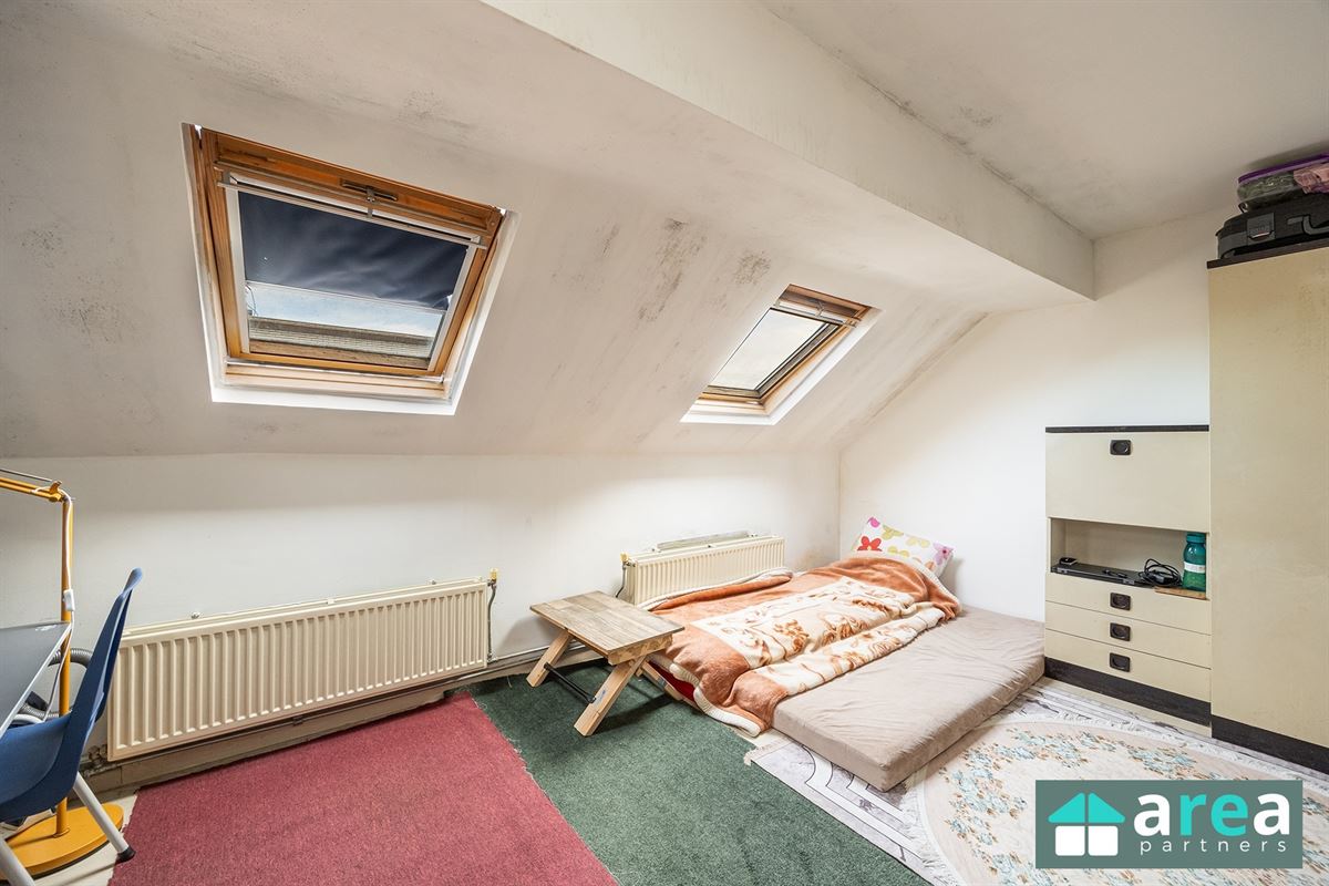 Op te frissen woning met 4 slpk!
