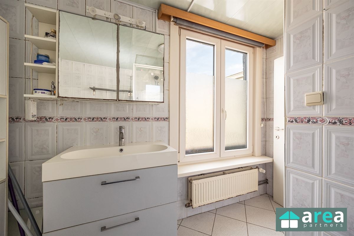 Op te frissen woning met 4 slpk!