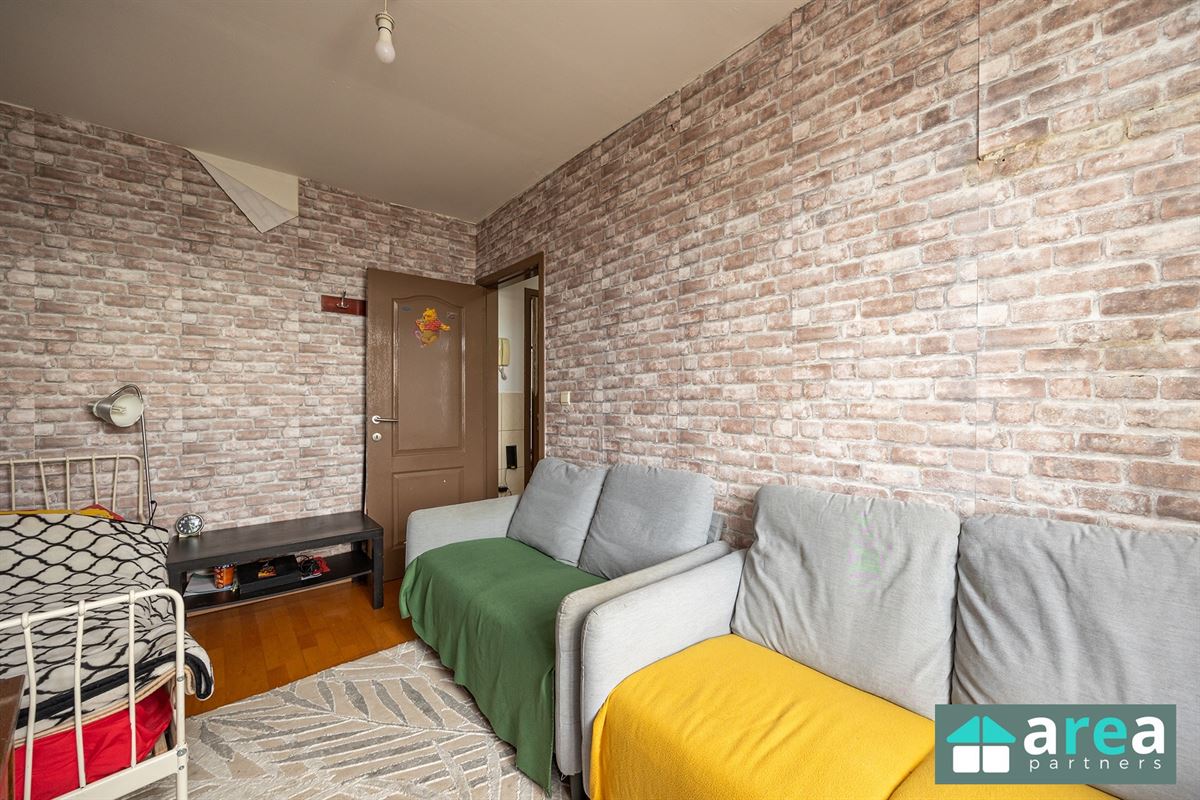 Op te frissen woning met 4 slpk!